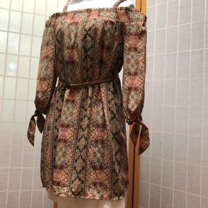 Off shoulder dress S